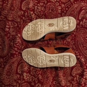 Sofft Shoes Womens Size 8 Mirabelle Brown Leather Ankle Strap Sandals